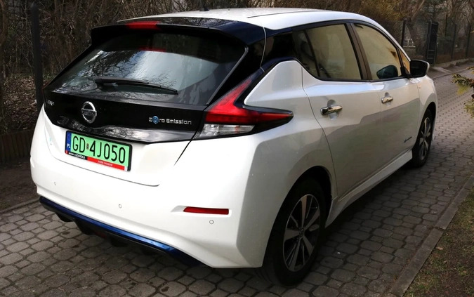 Nissan Leaf cena 69900 przebieg: 27700, rok produkcji 2018 z Bierutów małe 121